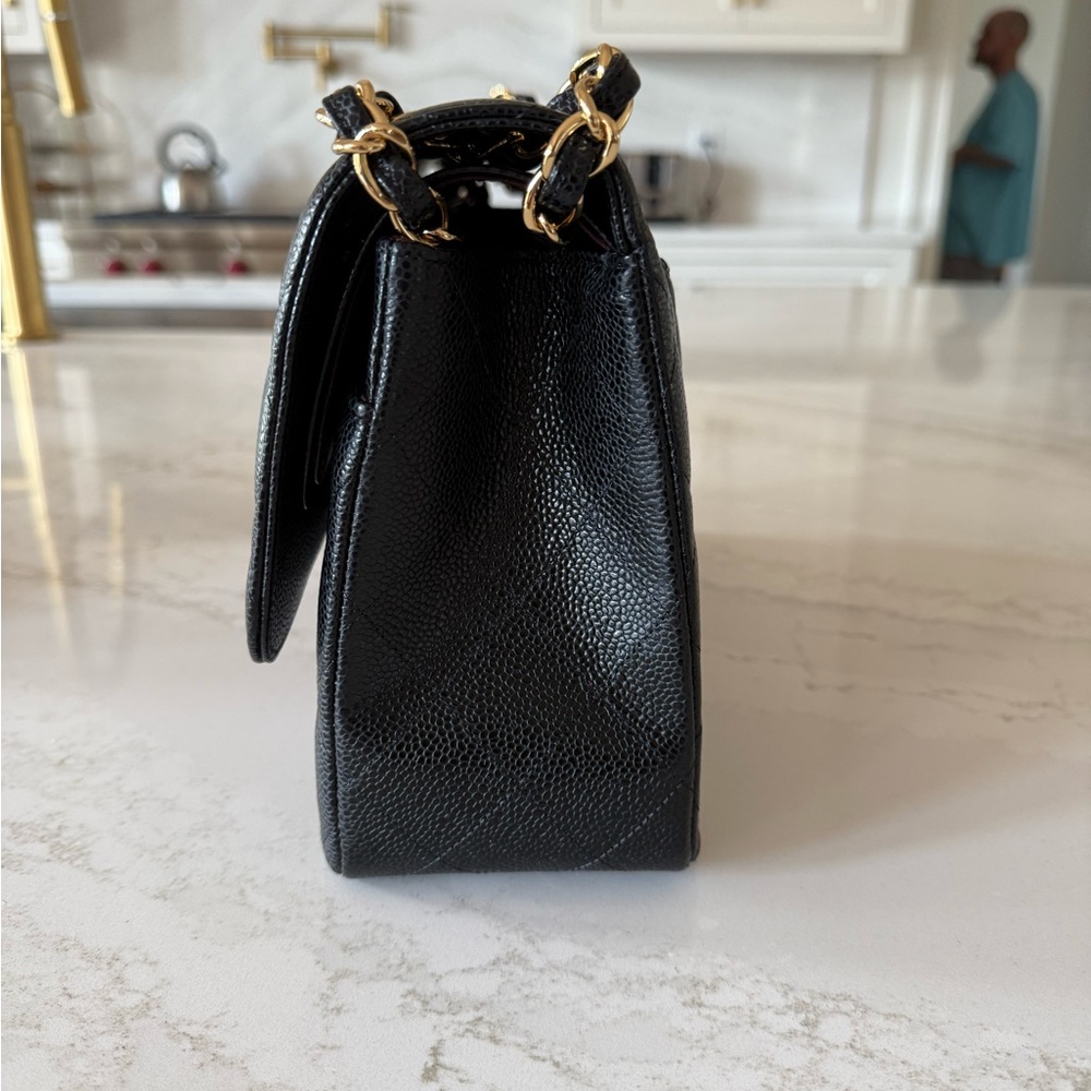 Chanel Black and Gold Quilted Shoulder Bag - Picture 4 of 13
